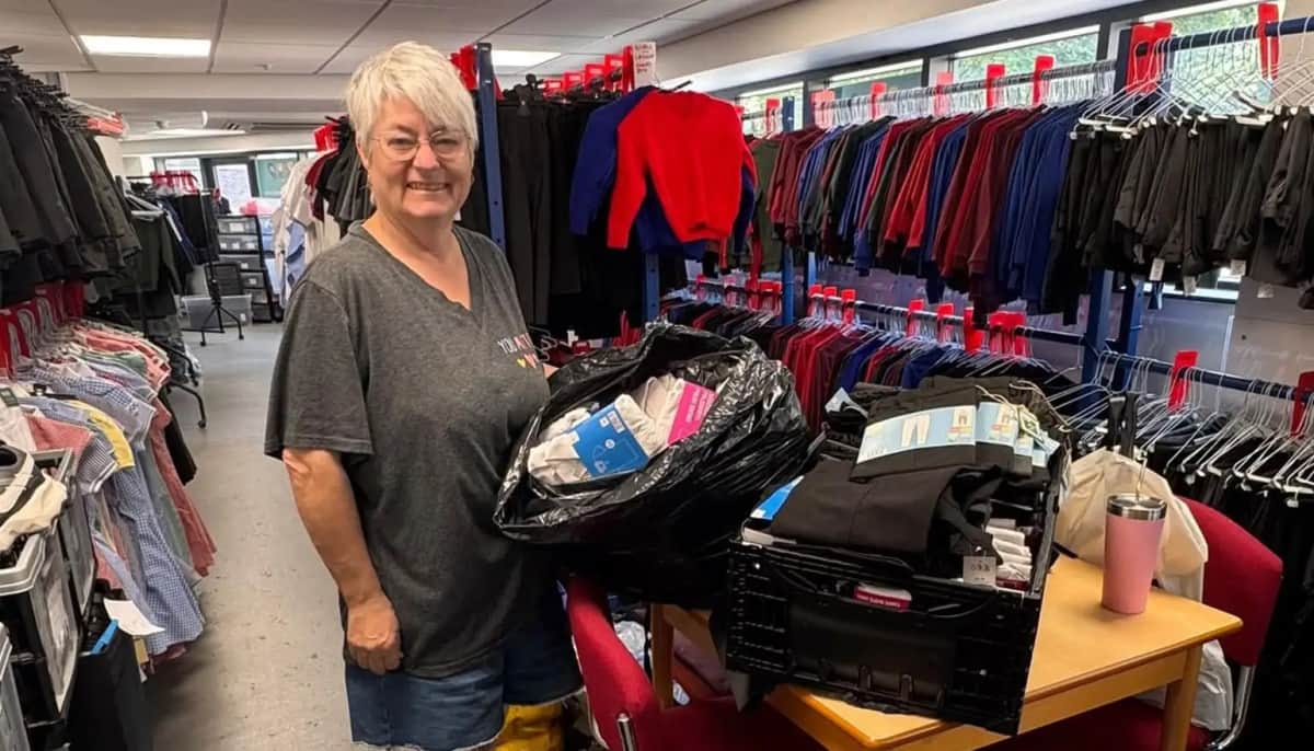 Darlington Uniform Shop Extended Hours This August — Darlington news photo