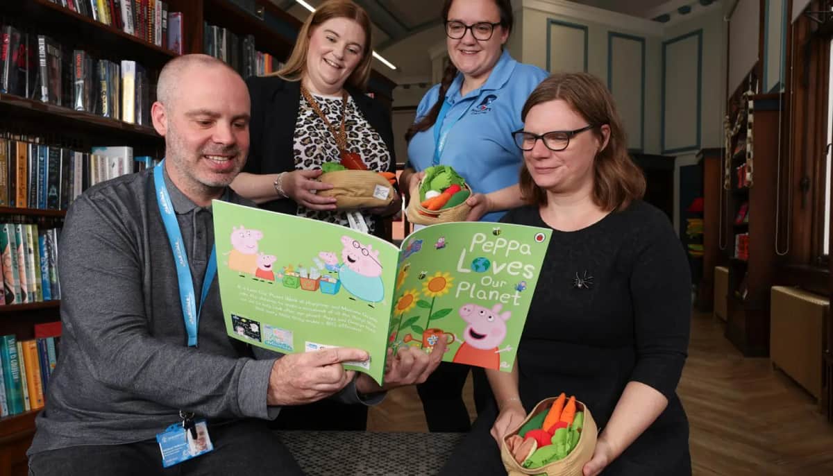 Colin the caddy helps spread food waste message — Darlington news photo