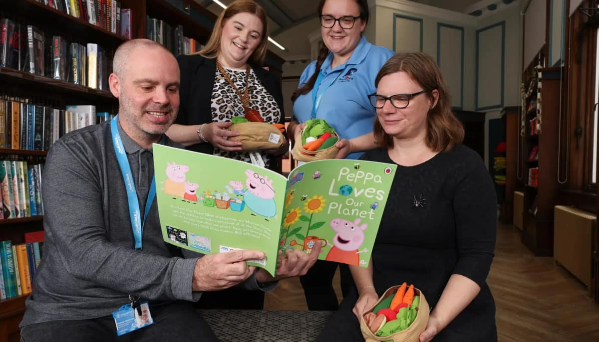 Colin the caddy helps spread food waste message — Darlington news photo
