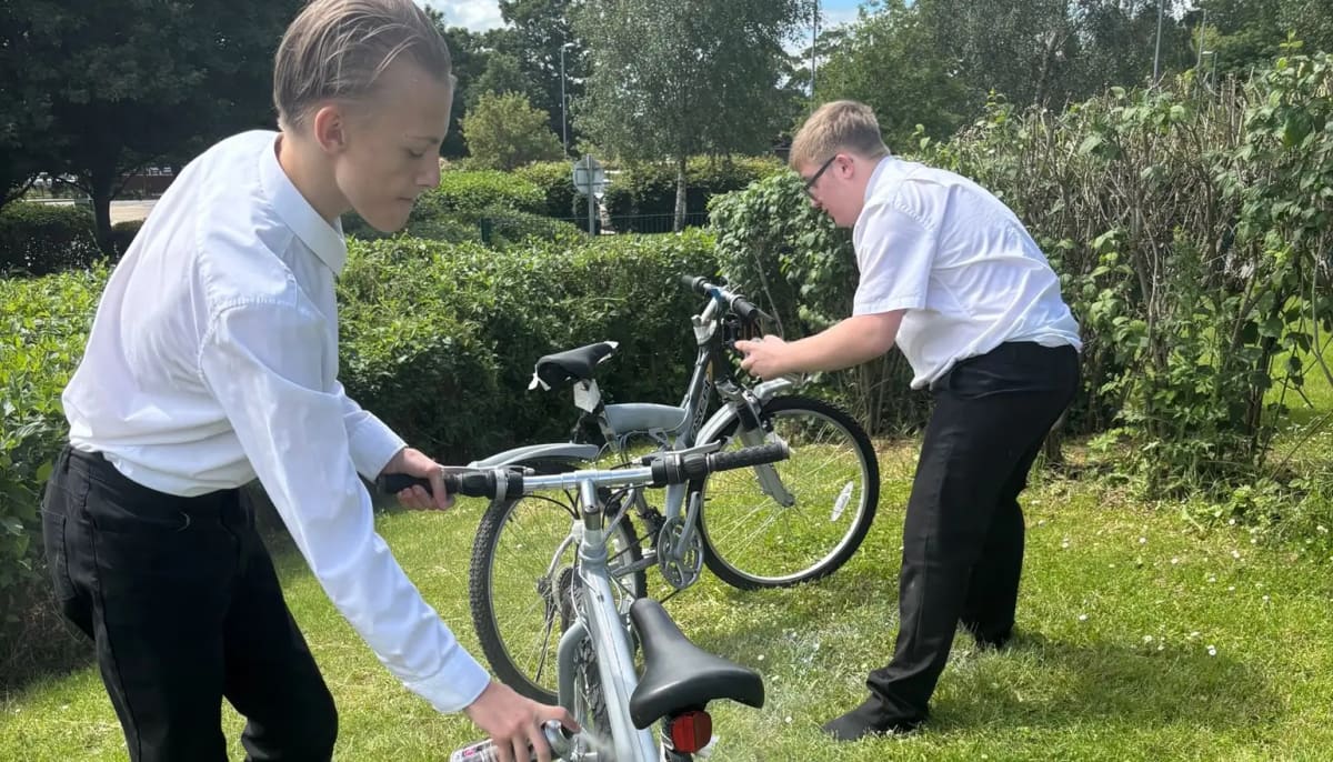 Students lead the way on active travel — Darlington news photo (Darlington Borough Council)